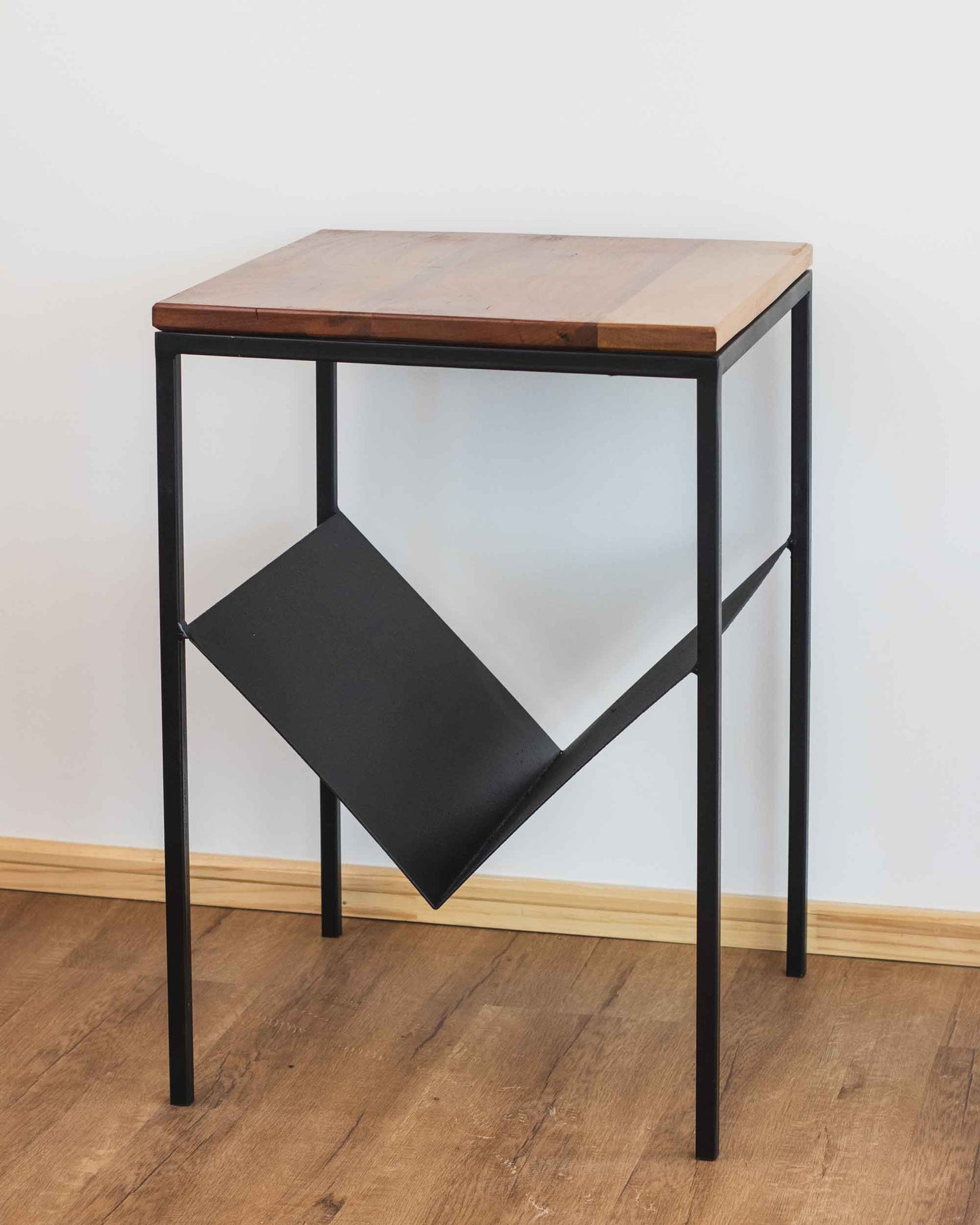 Mesita de Luz con Madera de Roble